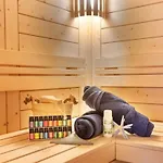 Villa Wellness-chalet Am Badesee Fuer Bis Zu 10 Personen *