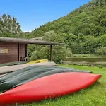 Wellness-chalet Am Badesee Fuer Bis Zu 10 Personen
