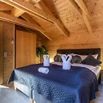 Villa Wellness-chalet Am Badesee Fuer Bis Zu 10 Personen *