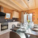 Villa Wellness-chalet Am Badesee Fuer Bis Zu 10 Personen *