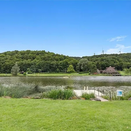 Wellness-chalet Am Badesee Fuer Bis Zu 10 Personen ヴィラ *