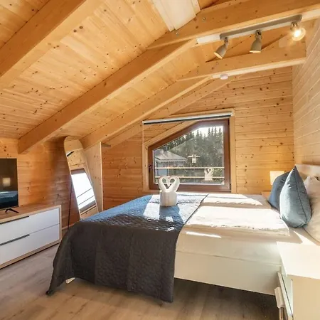 Wellness-chalet Am Badesee Fuer Bis Zu 10 Personen Rieden