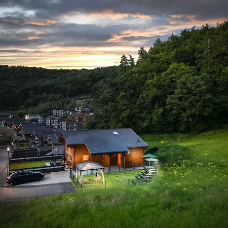 Wellness-chalet Am Badesee Fuer Bis Zu 10 Personen Villa Rieden