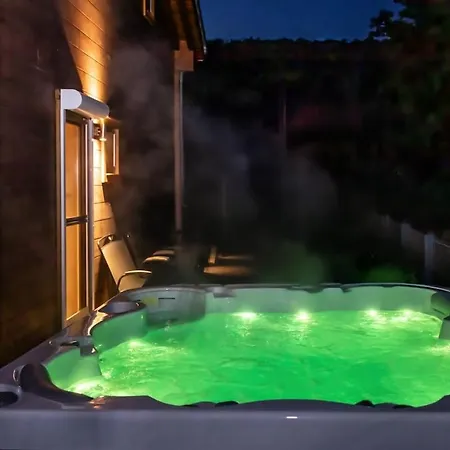 Wellness-chalet Am Badesee Fuer Bis Zu 10 Personen * Rieden