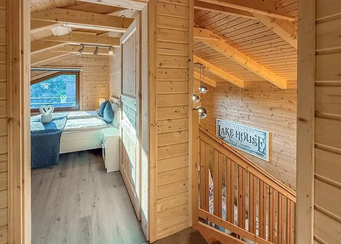 Wellness-chalet Am Badesee Fuer Bis Zu 10 Personen ヴィラ *