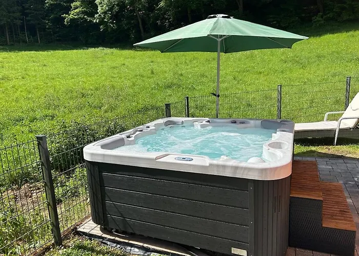 Villa Wellness-chalet Am Badesee Für Bis Zu 10 Personen