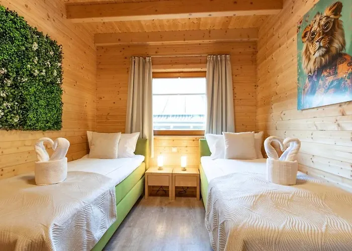Wellness-chalet Am Badesee Fuer Bis Zu 10 Personen