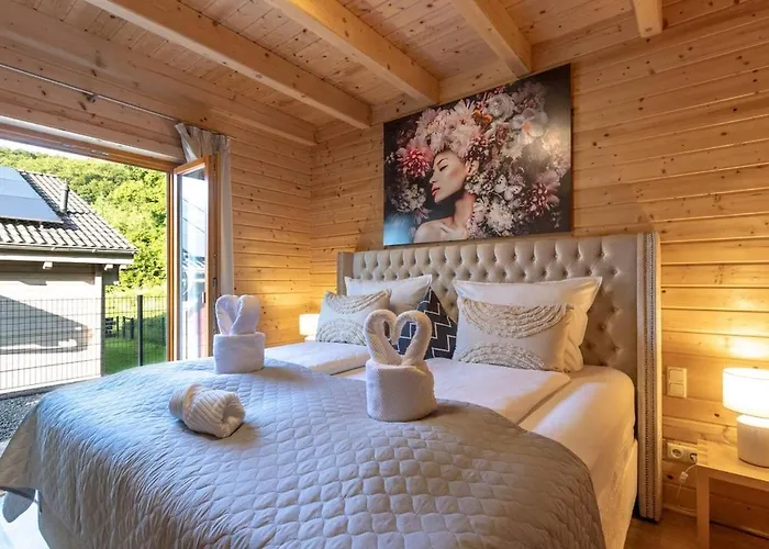 Villa Wellness-chalet Am Badesee Für Bis Zu 10 Personen