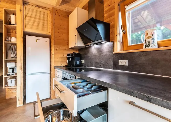 ヴィラ Wellness-chalet Am Badesee Fuer Bis Zu 10 Personen Rieden